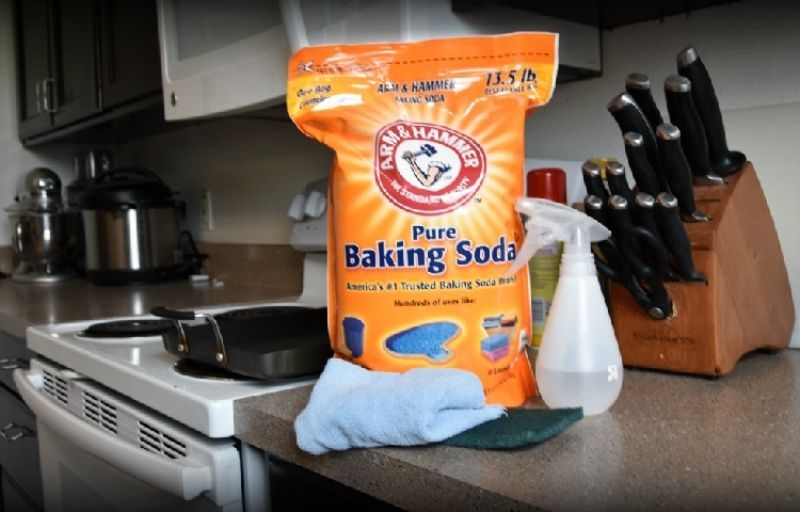 Cách tẩy vết rỉ sét trên bếp ga bằng bột baking soda